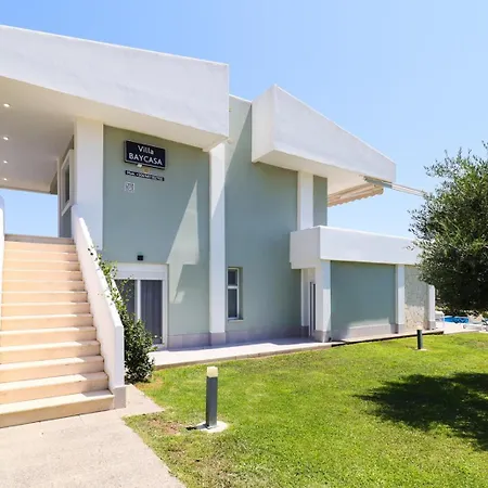 Baycasa ヴィラ ネア・スキオニ
