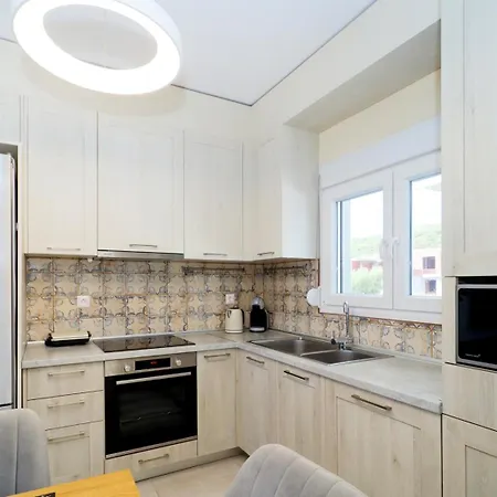 Baycasa * ネア・スキオニ