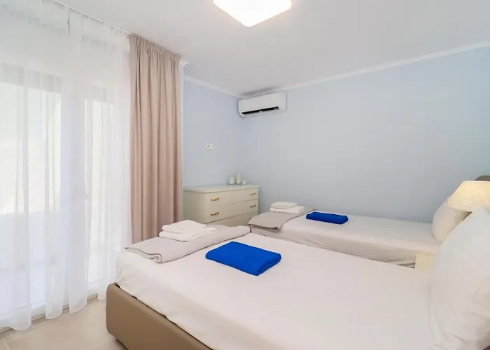 Baycasa Villa *